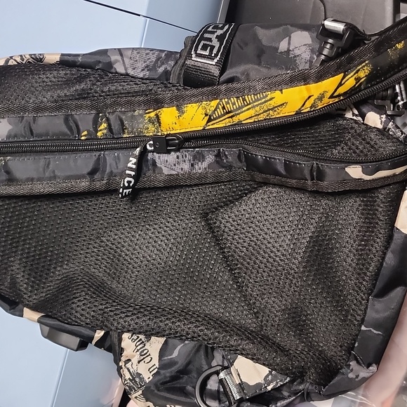 Mulit-Functional Sling Backpack - Picture 12 of 16